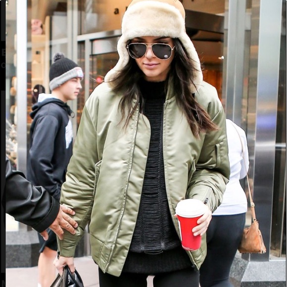 UGG Women’s Frances Oversized Bomber - Picture 2 of 16